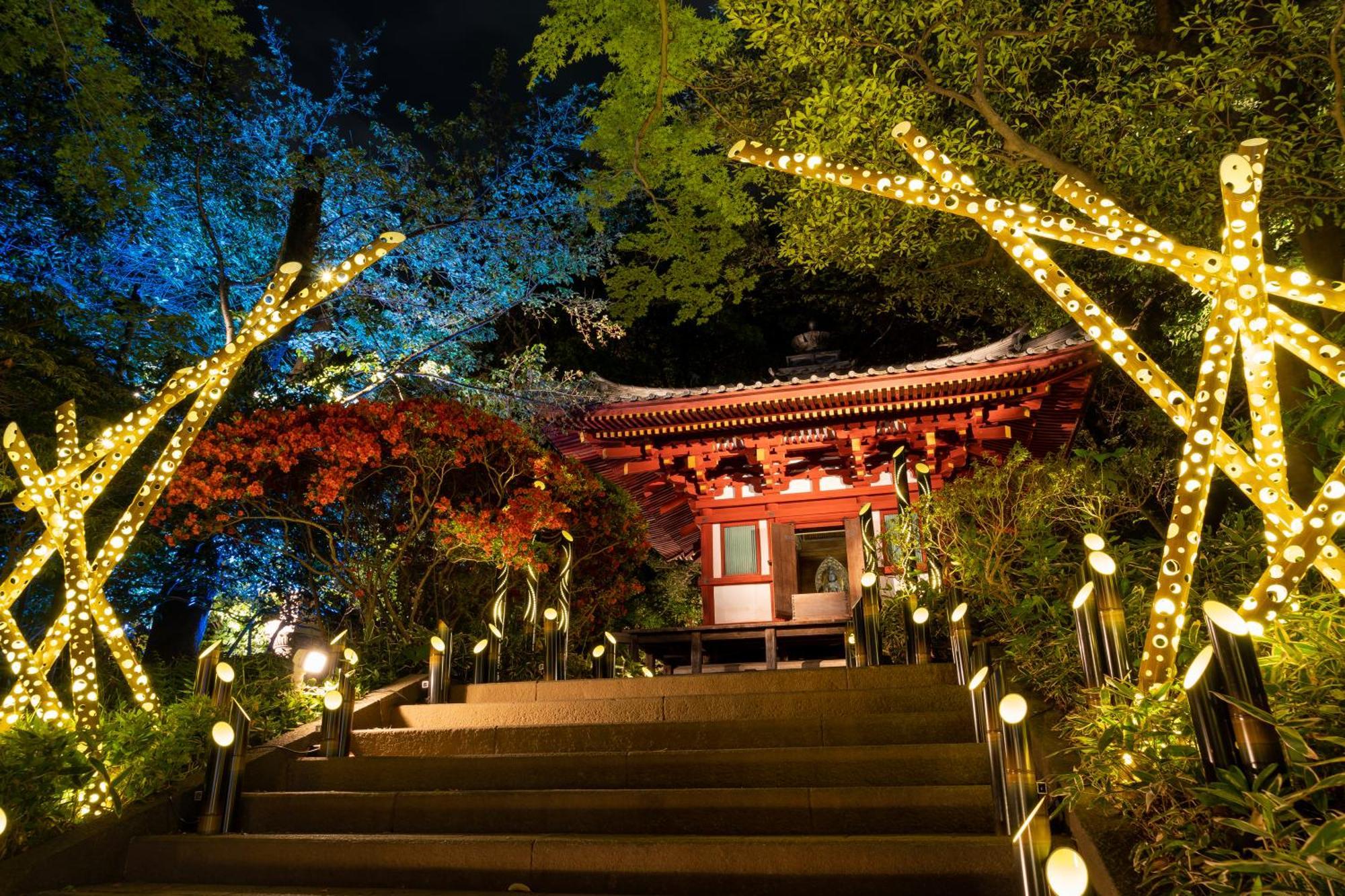 Grand Prince Hotel Takanawa Tóquio Exterior foto The shrine at night