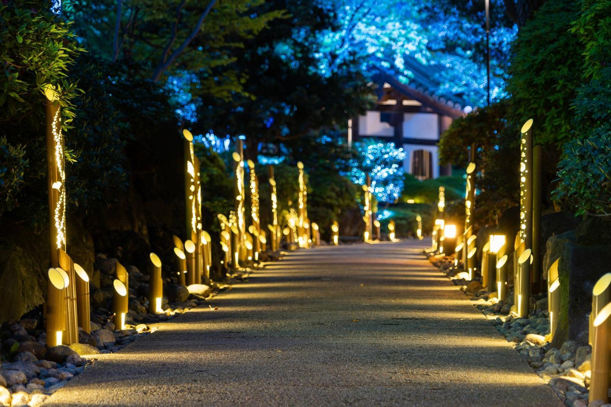Grand Prince Hotel Takanawa Tóquio Exterior foto The illuminated path