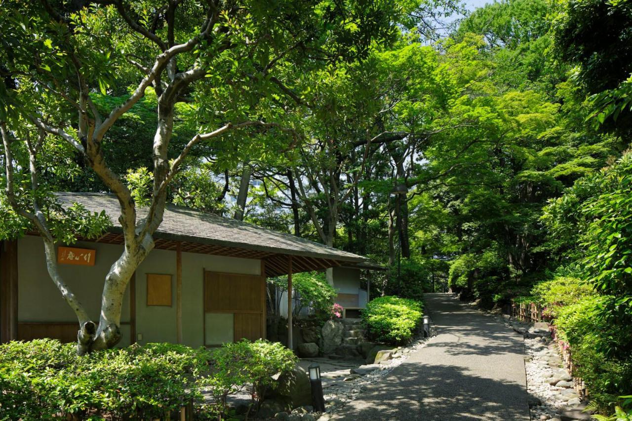 Grand Prince Hotel Takanawa Tóquio Exterior foto A street in the village